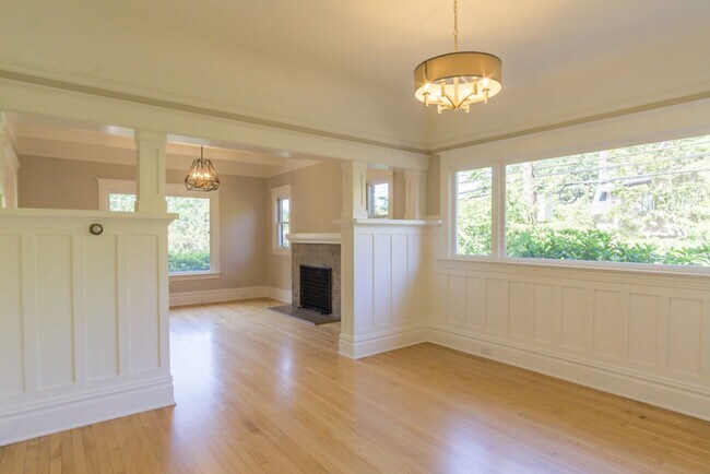 Building Photo - 6bd/3.75ba Seattle Home