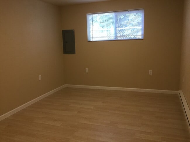Building Photo - Charming 2-Bedroom Home in Prime Pecks Dri...