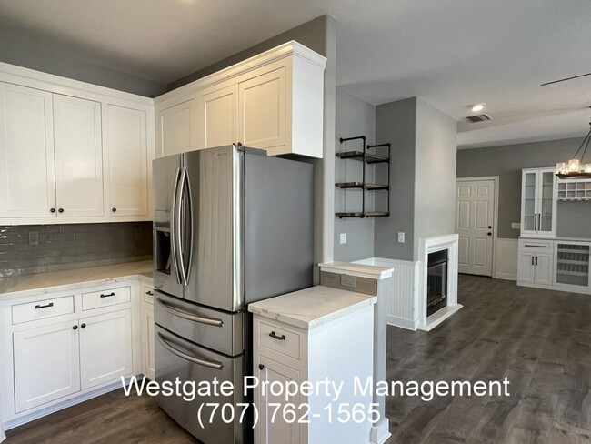 Building Photo - 1453 Woodside Cir