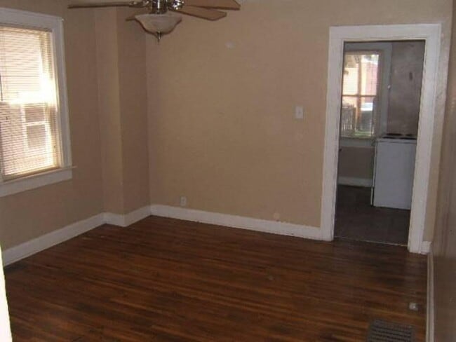 Building Photo - 2535 Deming Ave