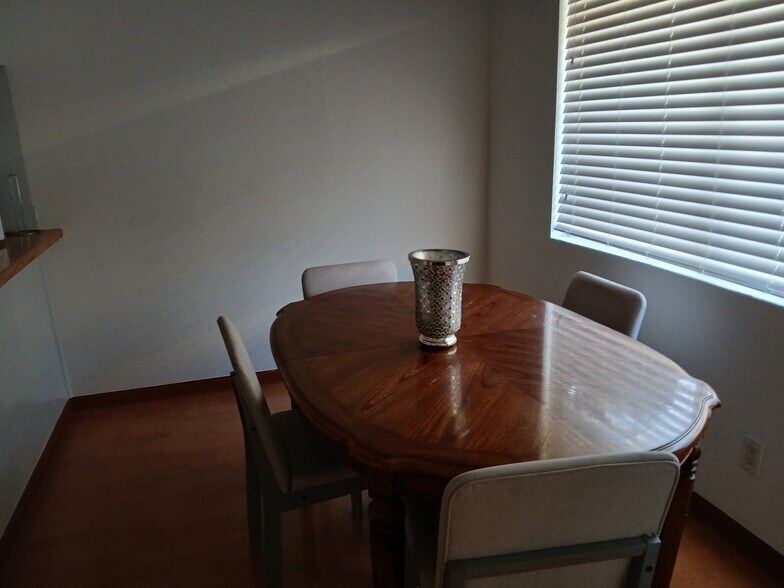Dinning room - 25925 Narbonne Ave