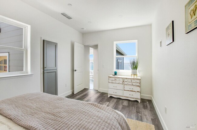 Building Photo - 625 CA-1