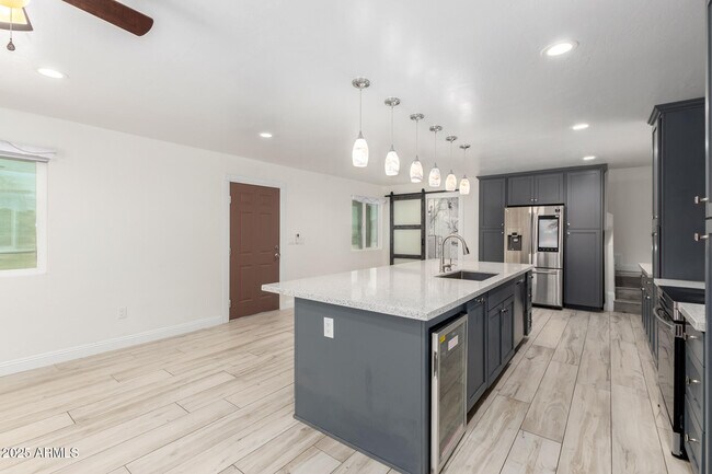 Building Photo - 2056 W Dobbins Rd