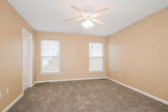 Building Photo - 2032 Belmont Dr