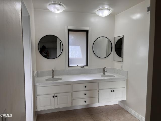 Building Photo - 5715 Summit Crest Dr