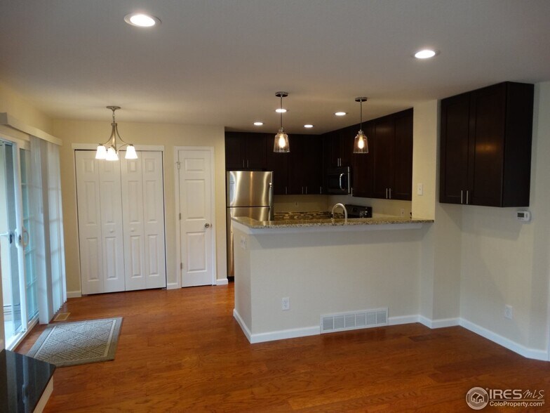 Building Photo - 4879 White Rock Cir