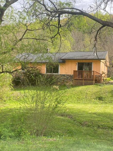 Building Photo - 106 Addison Ct