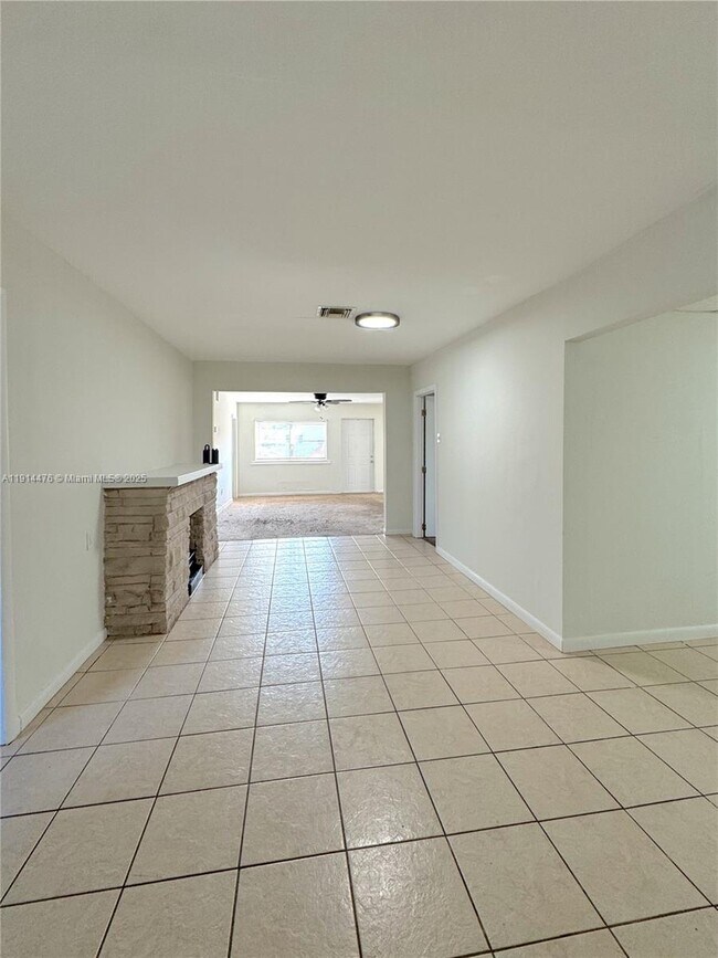 Building Photo - 2225 Taylor St