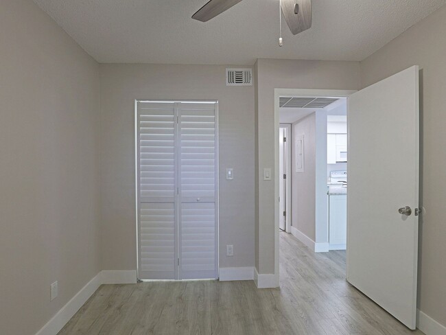 Building Photo - $250 OFF SECOND MONTH RENT AVAILABLE NOW