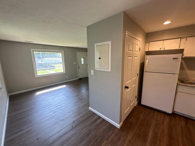 Building Photo - 1807 N Underhill St