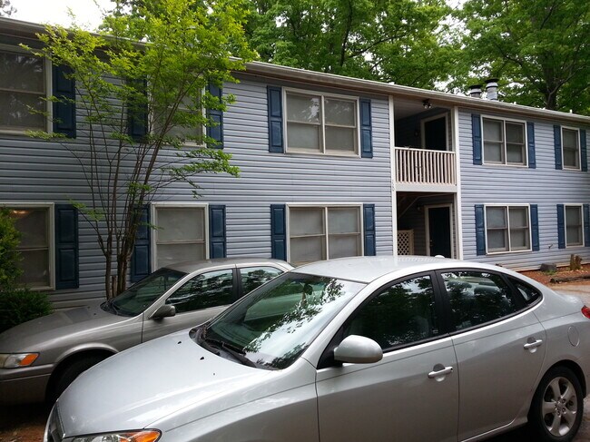 Building Photo - 220 Mark Twain Cir