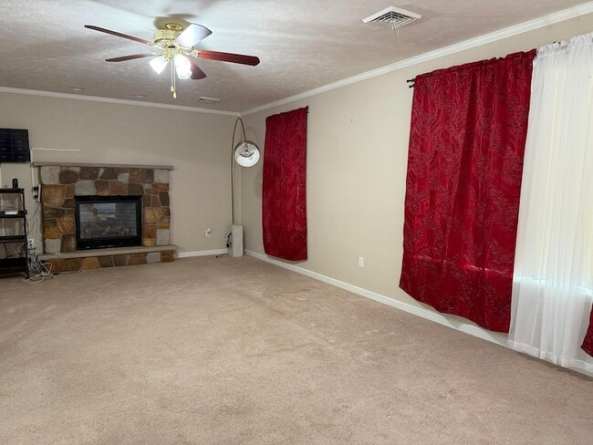 Building Photo - 3051 Briarwood Dr