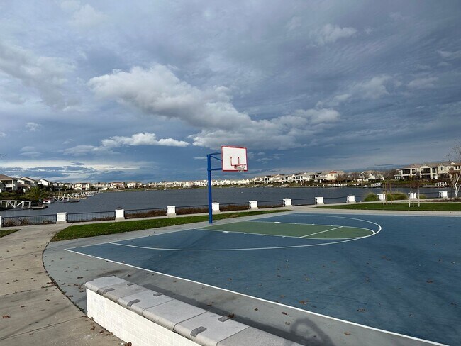 Building Photo - Stunning Lakefront River Islands Home