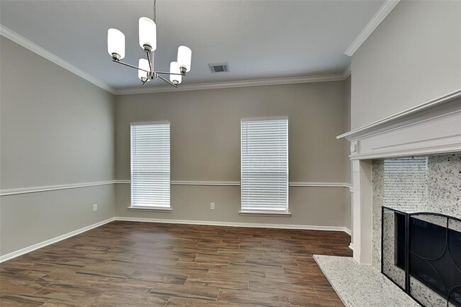 Building Photo - 8523 Discus Dr