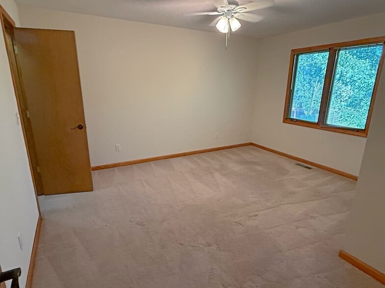 Building Photo - 2716 Larkspur Ct