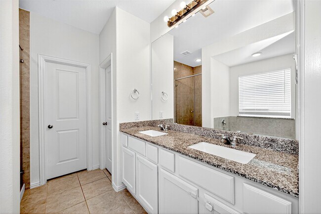 Building Photo - 29897 Dovetail Blf Ln