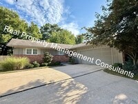 Building Photo - 3 bed 2.5 bath Private Oasis