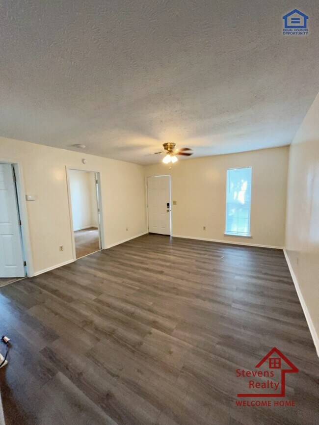 Building Photo - 174 Bybee Woods Dr