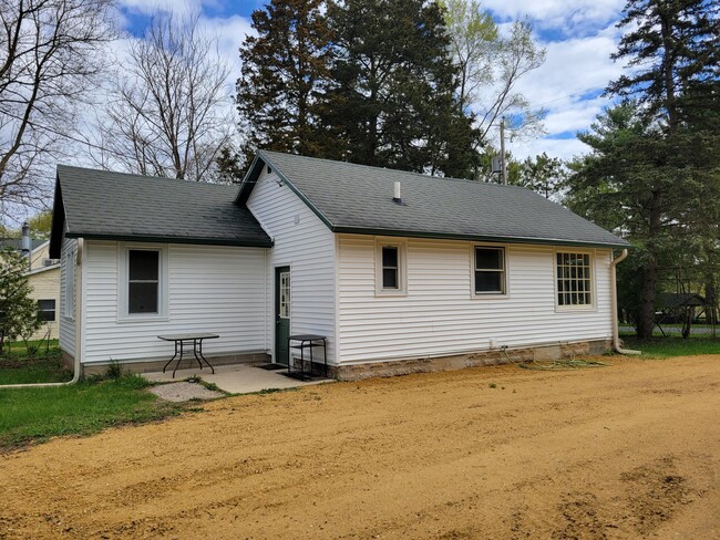Building Photo - 4727 Dam Rd