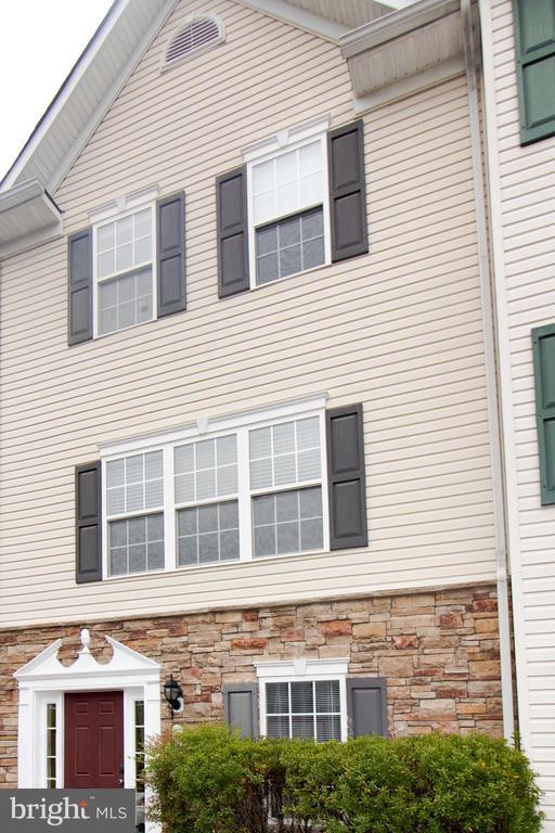 Building Photo - 104 Stingray Ct