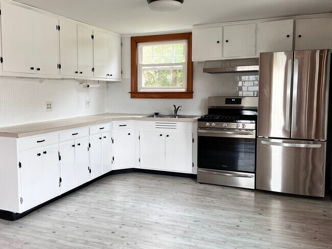 Building Photo - 7 Chesebro Ln