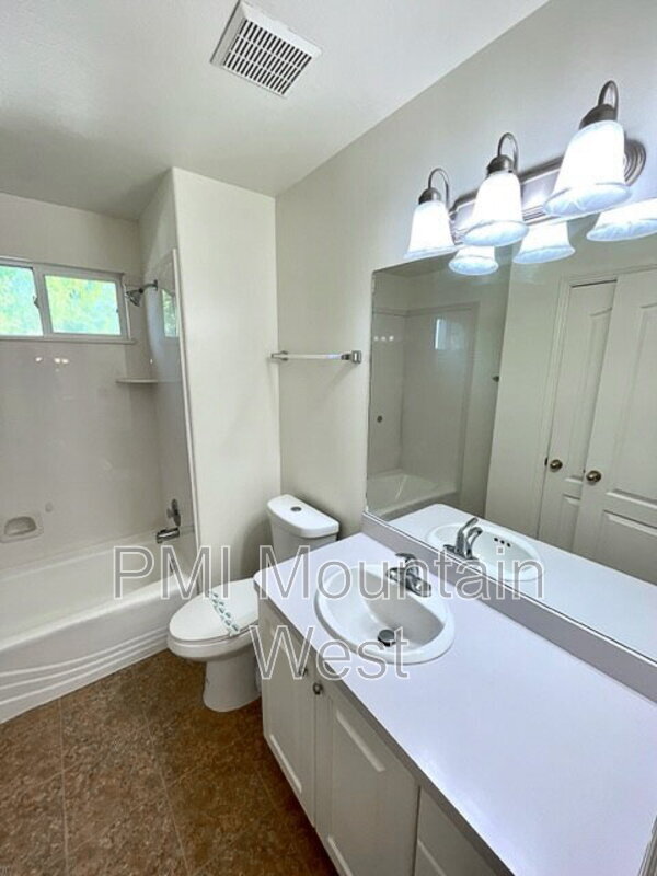 Building Photo - 2815 W 1375 N