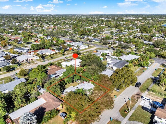 Building Photo - 16102 SW 98th Ave