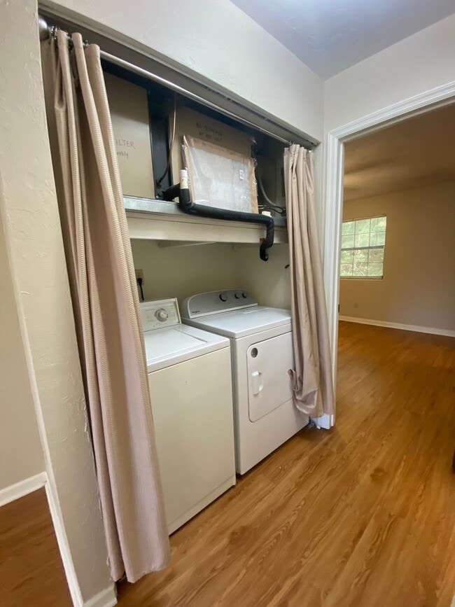 Building Photo - 2081 Sandcastle Dr