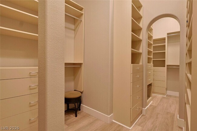 Building Photo - 12047 Oakland Hills Dr