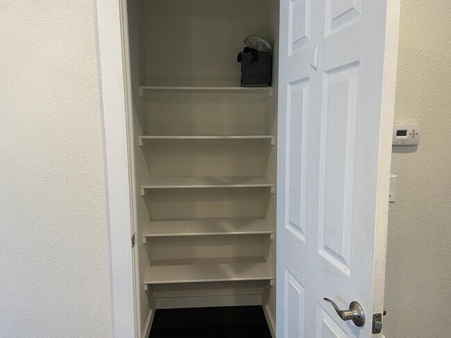 Building Photo - Modern 2 bedroom Townhome with huge Rooftop deck!!!