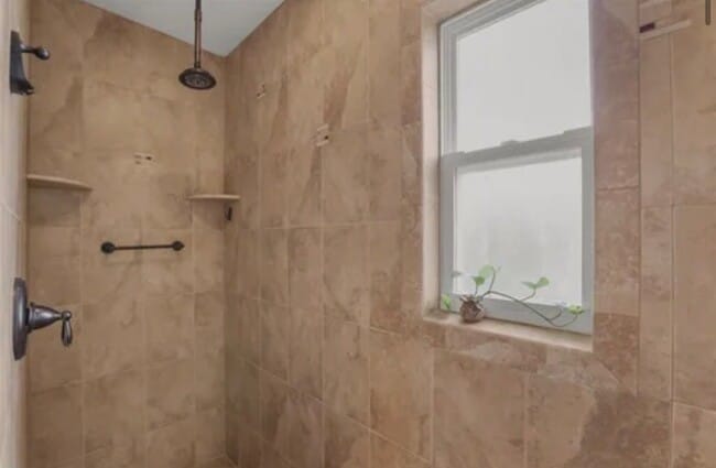 Building Photo - 30429 Island Club Dr