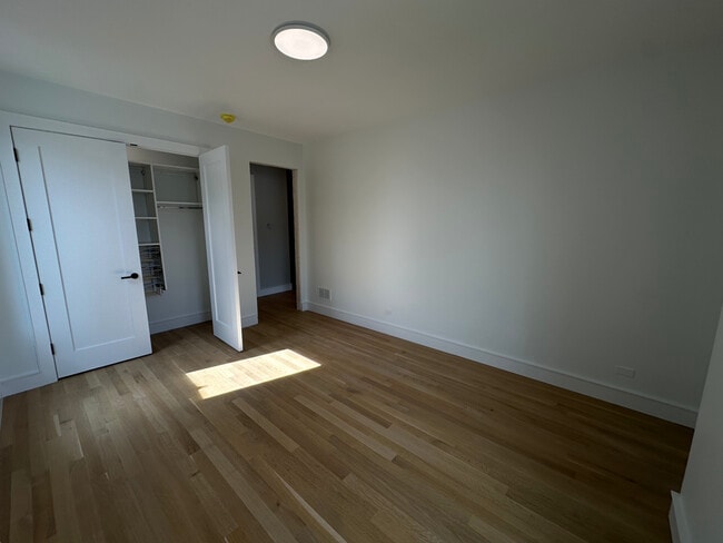 Building Photo - 4243 N Damen Ave