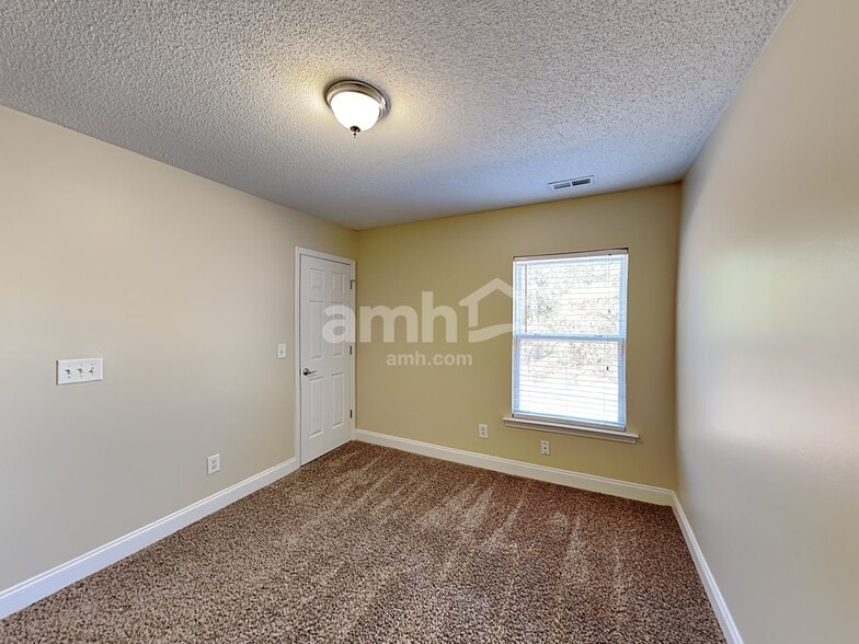 Building Photo - 6017 Namozine Ct