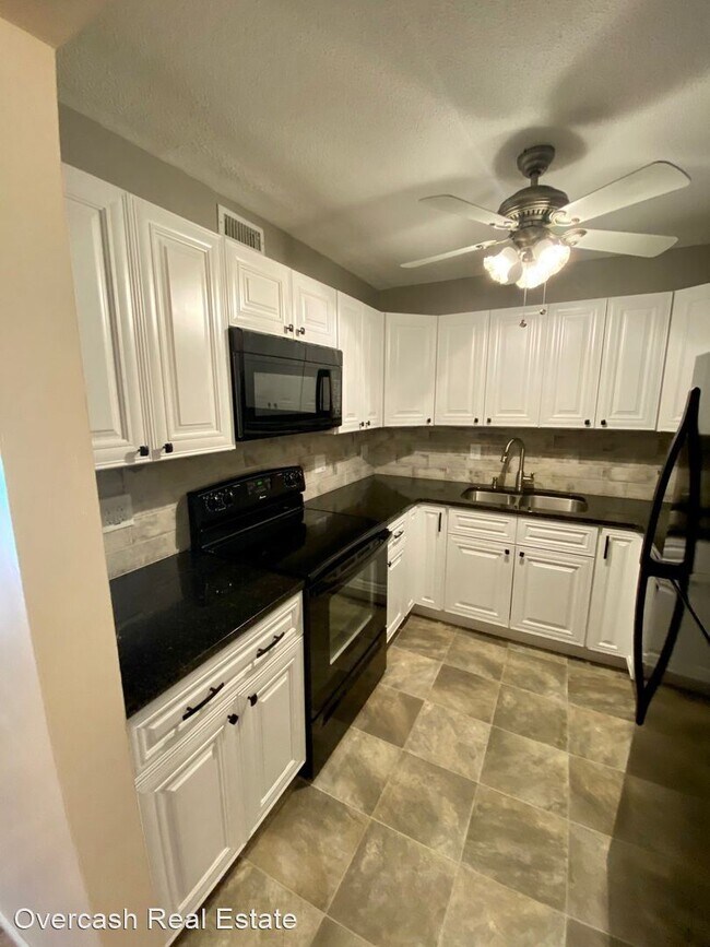 Building Photo - 2 br, 2 bath House - 123 Carriage House Drive