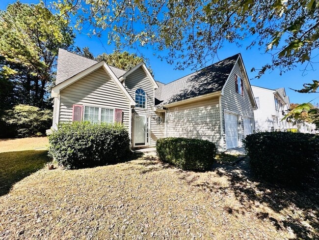 Building Photo - 463 E Lake Dr