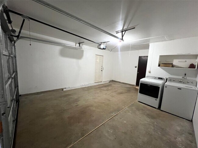 Building Photo - 2503 Biggs Dr