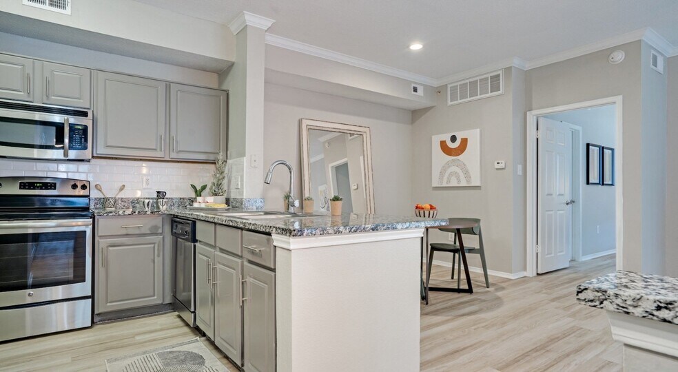 Building Photo - 14332 Montfort Dr