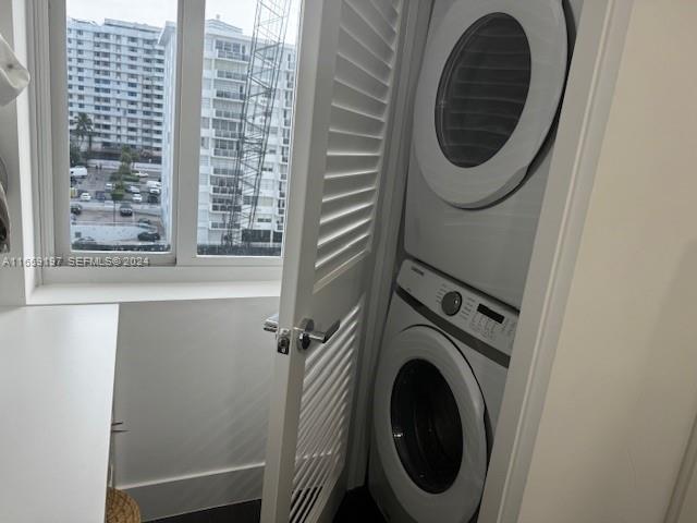 Building Photo - 5401 Collins Ave