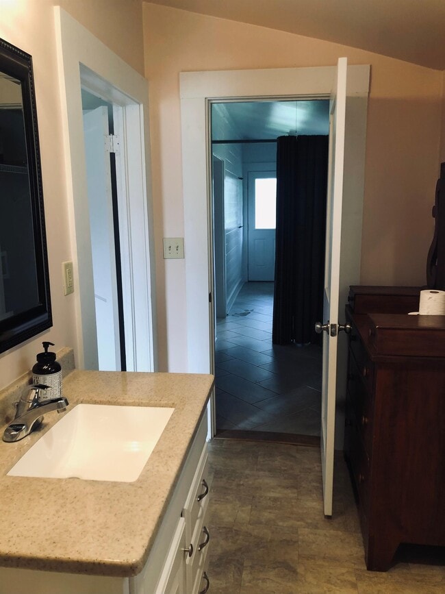 Building Photo - 140 Hiawassee Ave