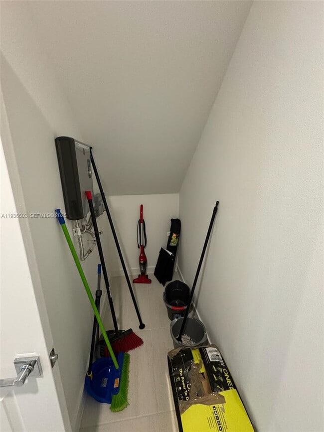 Building Photo - 141 NE 13th St