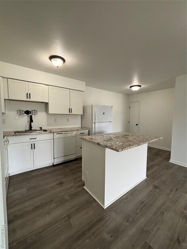 Building Photo - 15222 Ashley Ct