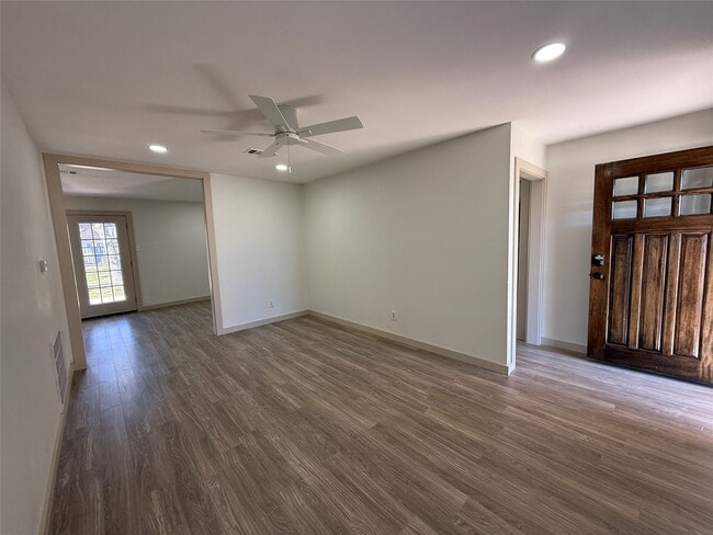 Building Photo - 7905 Farnsworth St