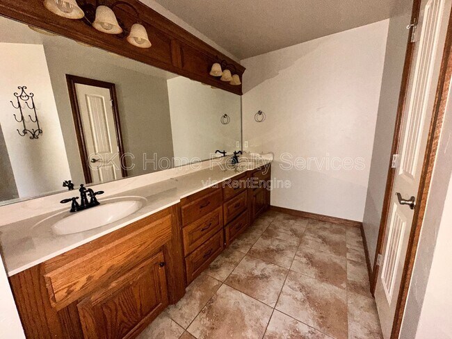 Building Photo - 13201 SW 2nd Terrace