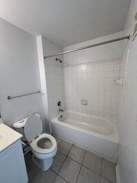 Building Photo - 16-1611 Summers