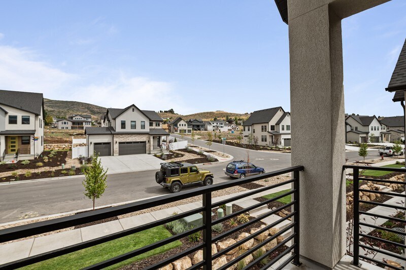 Building Photo - 1812 180 E