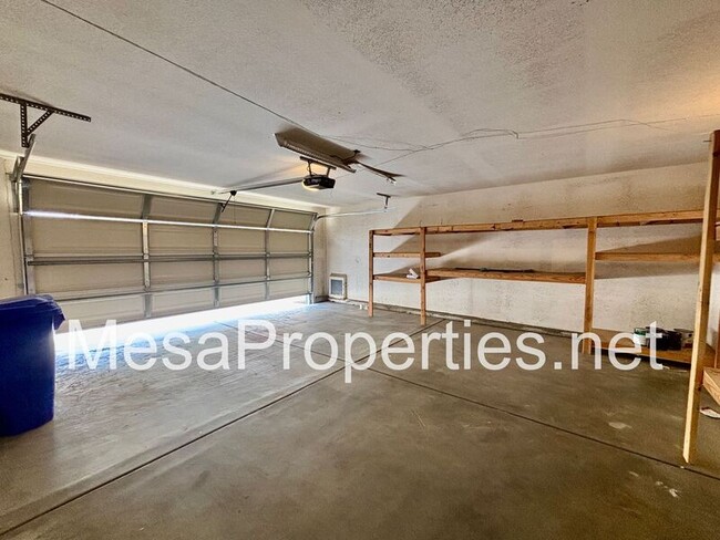 Building Photo - 15307 Ross Dr