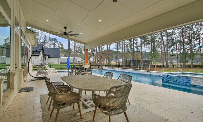 Building Photo - 21359 Monarch Dr