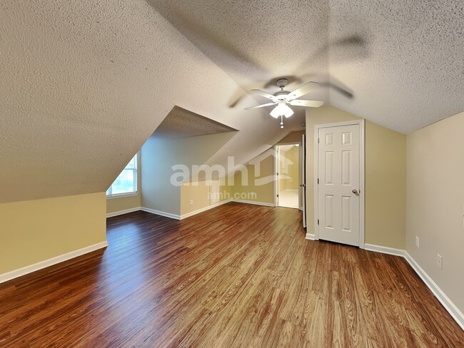 Building Photo - 68 Barrington Farms Pky