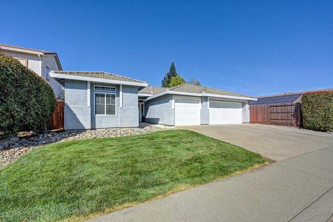 Building Photo - 238 St Tropez Ln