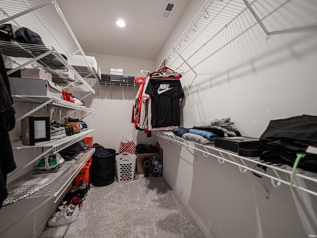 Building Photo - 3593 Sand Dr